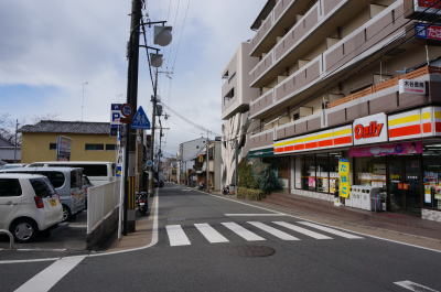 コンビニ駐車場